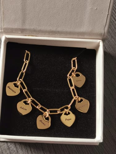Customer photo review of Armband mit personalisierten Herzanhängern
