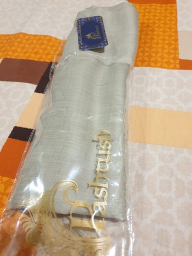 Customer photo review of Pashtush Womens Self Stole, Fine Wool, Paisley Weave, Beige