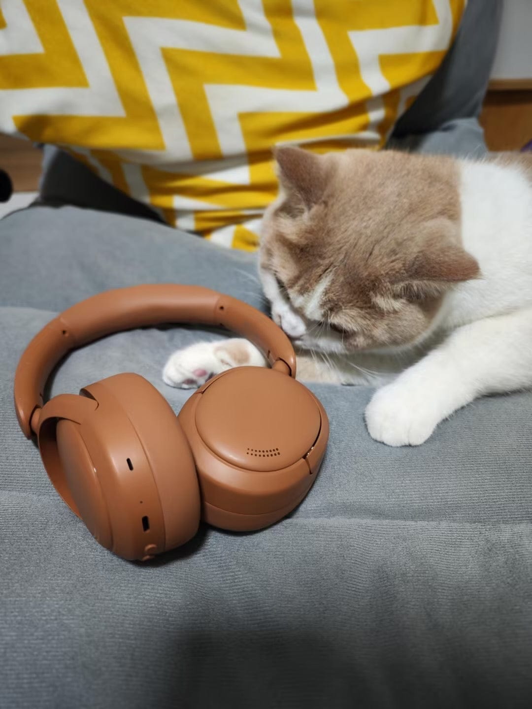 Customer photo review of V80 Hybrid Active Noise Cancelling Headphones