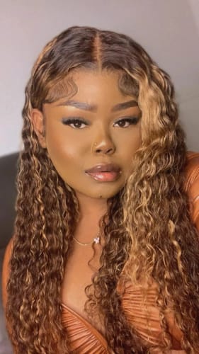 Customer photo review of Balayage Piano Highlights Water Wave Wigs Glueless Ombre Hair Pre-cut HD Lace Human Hair Wig