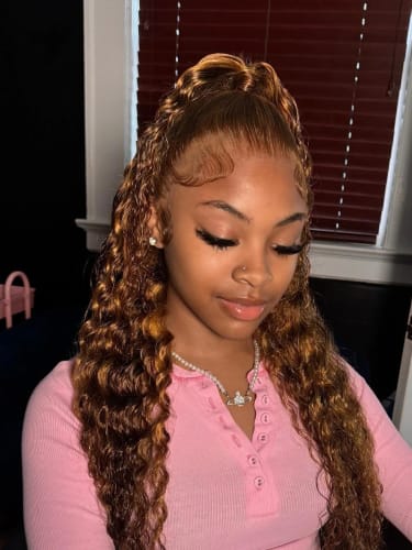 Customer photo review of Balayage Piano Highlights Water Wave Wigs Glueless Ombre Hair Pre-cut HD Lace Human Hair Wig