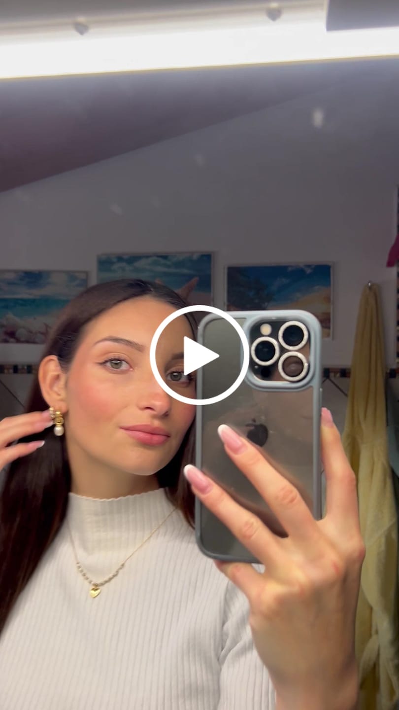 Customer video review of Gabrielle Heart Pendant Necklace