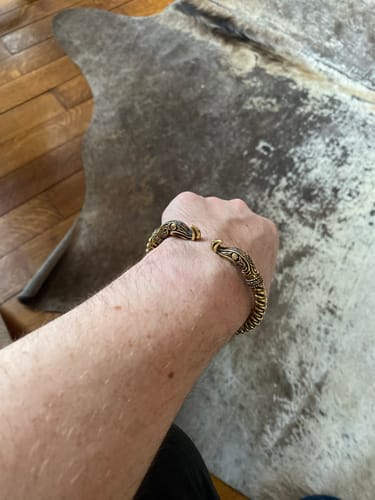 Customer photo review of BRACELET RAGNAR LOTHBROK VIKINGS BRONZE MASSIF
