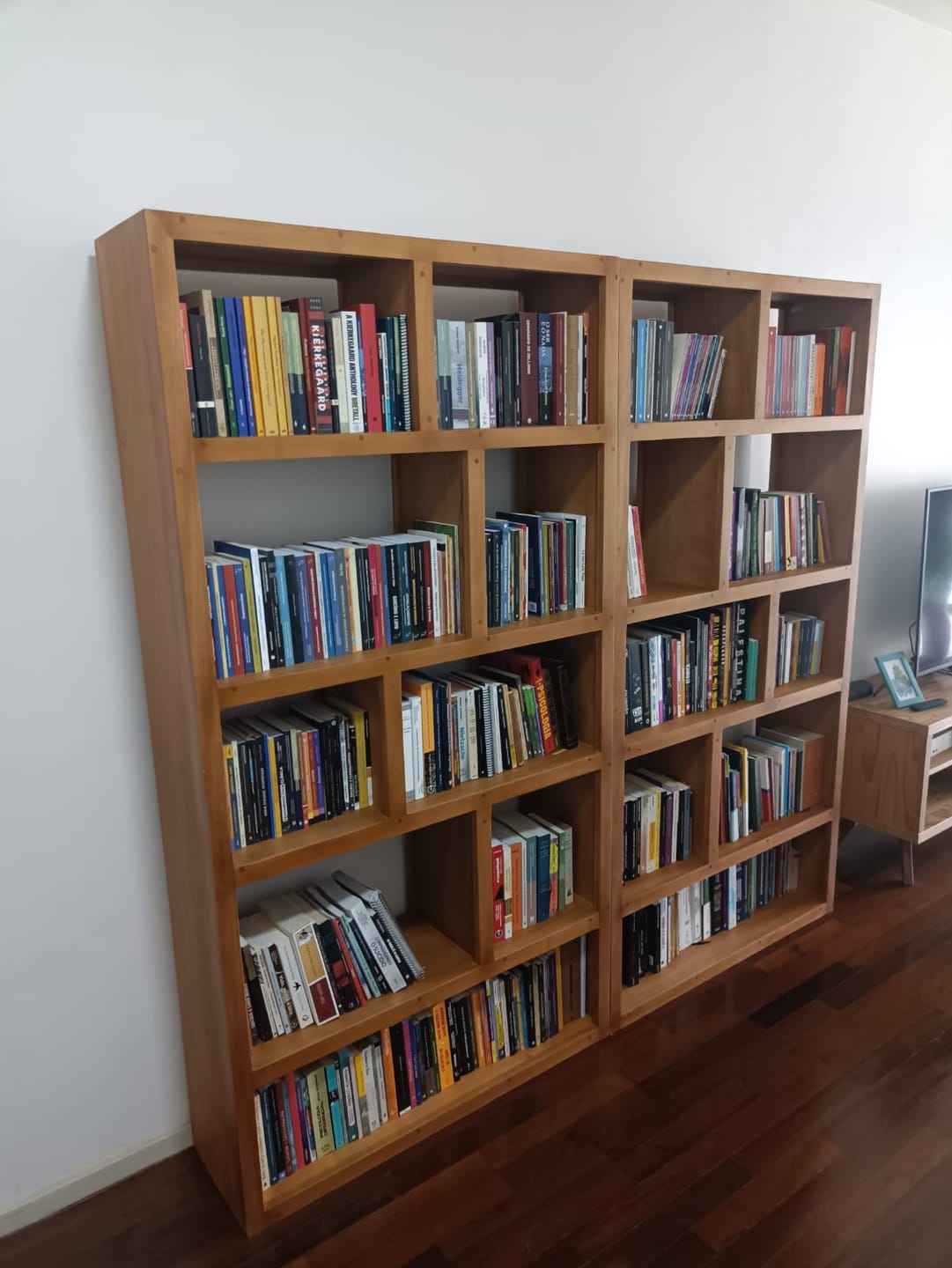 Customer photo review of Estante De Madeira Maciça Demolição Ceará