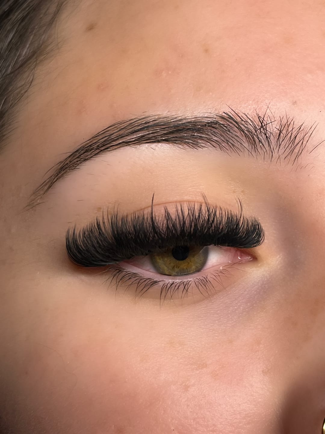 Customer photo review of Veyes Cashmere Luxe Lashes