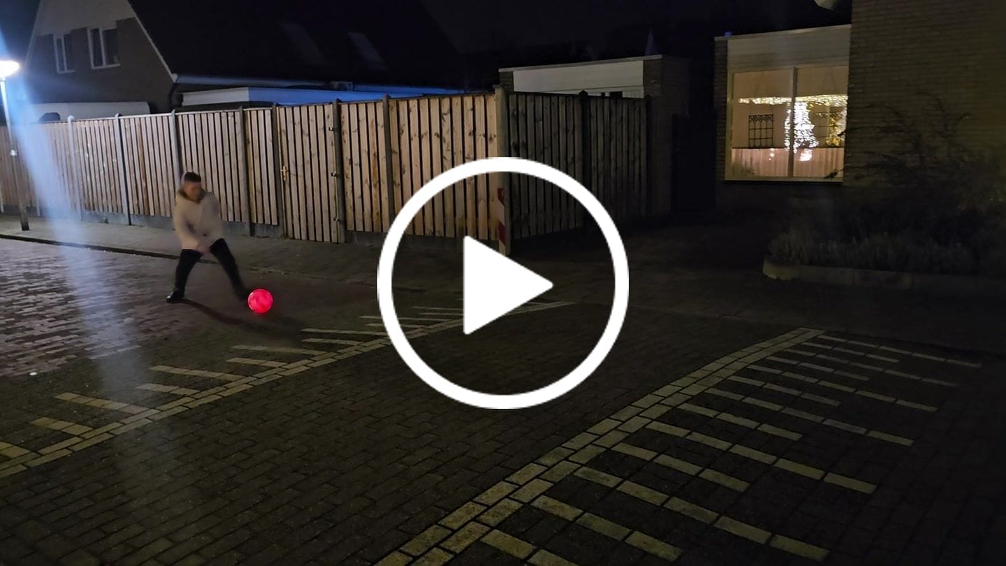 Opinión en vídeo de un cliente sobre el balón de fútbol luminoso LedsMove™