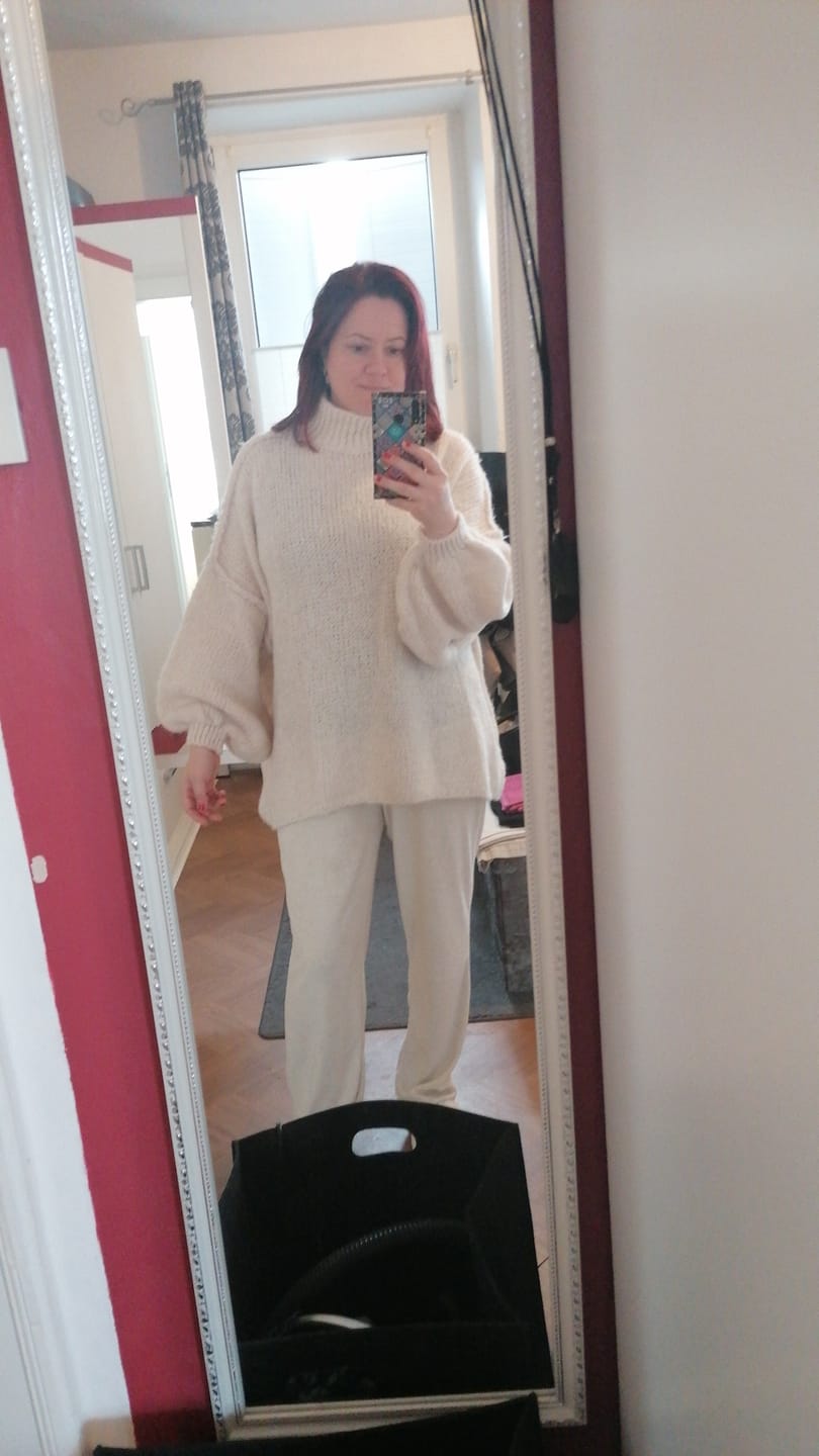 Customer photo review of Oversize Pullover "CasualCozy"