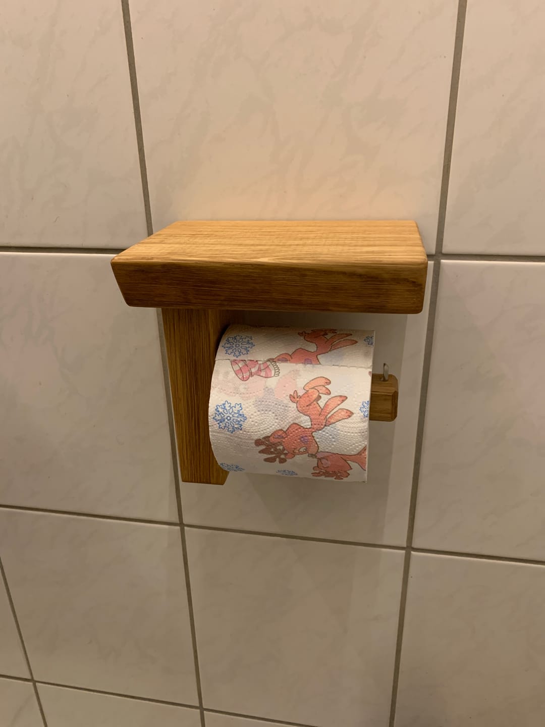 Customer photo review of Toilettenpapierhalter CULTUS aus Holz