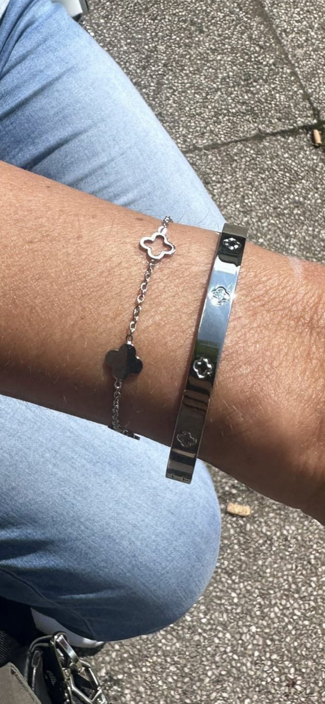 Customer photo review of Clover Armband | 18K vergoldet