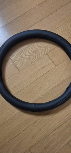 Customer photo review of Napa Leather Perforated Patchwork Car Steering Wheel Cover, Non-slip, Breathable, Universal 15 Inch (Approx. 38cm)