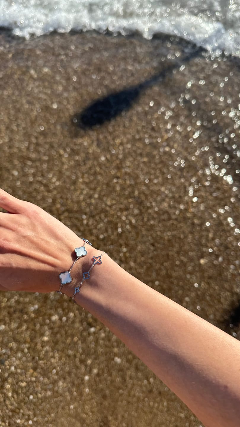 Customer photo review of Fancy Clover Armband | 18K vergoldet