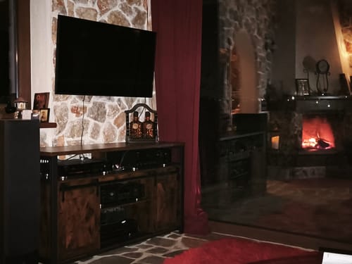 Customer photo review of Έπιπλο Τηλεόρασης Βάση TV Κονσόλα με 2 συρόμενες πόρτες έως 60 ίντσες Nτουλάπι vintage καφέ   LT-V46BX