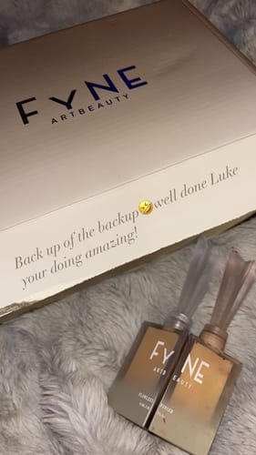 Customer photo review of FLAWLESS FINISH CONCEALER