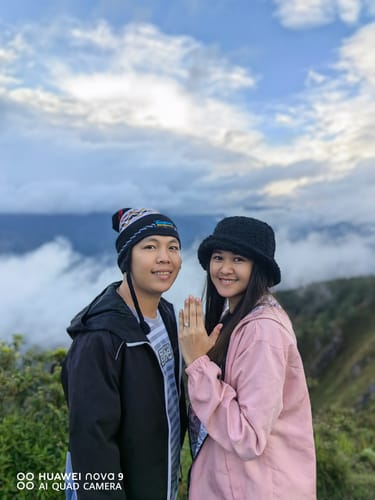 Customer photo review of 1.5ct Porto XL Engagement Ring (Semi Machine Made)