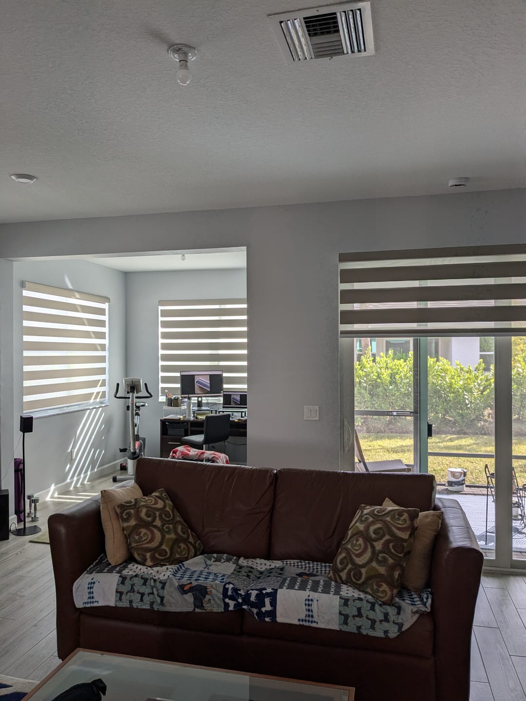 Customer photo review of SmartWings Motorized Zebra Shades 90% Blackout 95mm Astrid