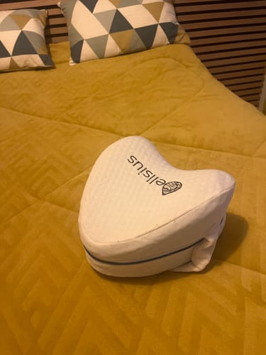 Avis photo d'un client sur Coussin Orthopédique Genoux Cellsius - Le secret d'un sommeil sans douleur