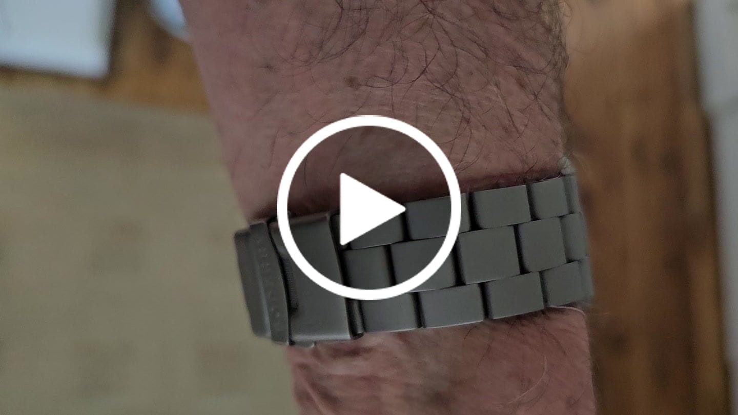 Customer video review of VOYAGER - 100M Waterproof Titanium Automatic Field Watch | White-bracelet