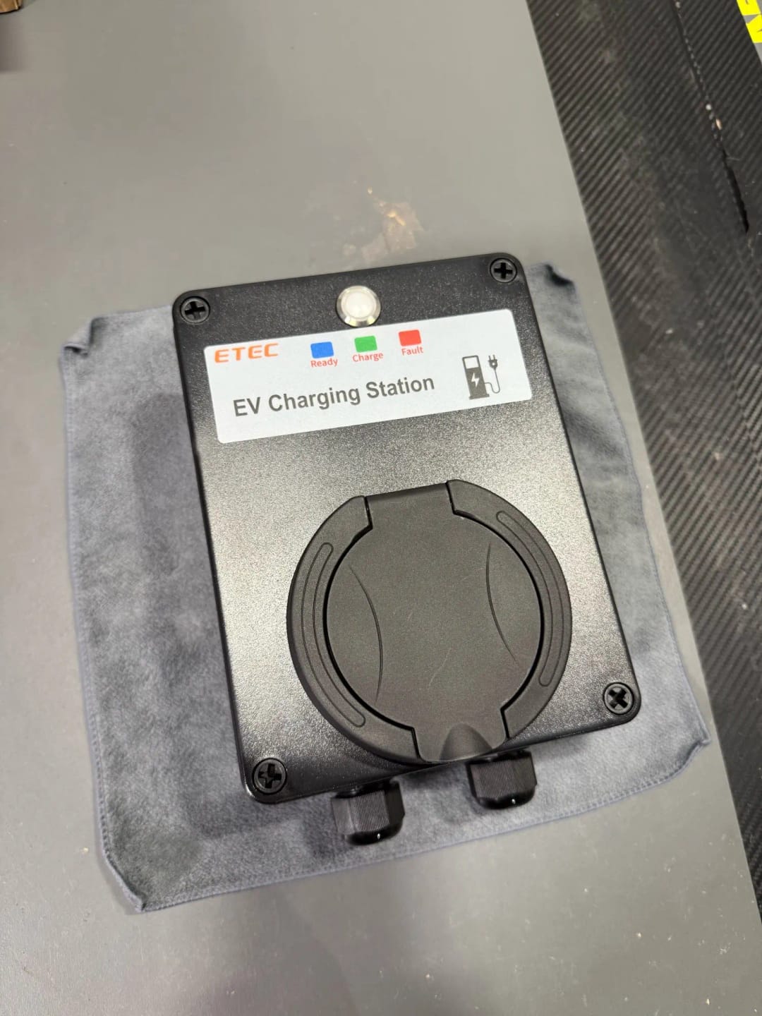Customer photo review of Thunder Charger charging station EKEC Mini 11kW