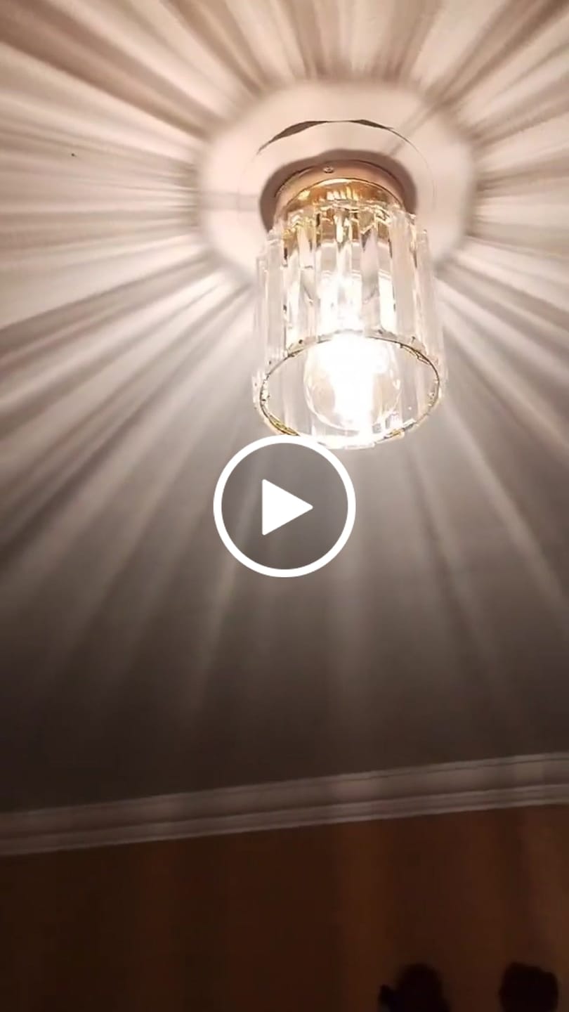 Customer video review of Luminária de Teto Sofisticada Cúpula de Vidro Bivolt