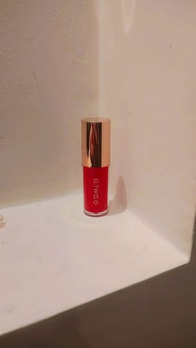 Customer photo review of O.TWO.O CLEAR CRYSTAL BERRY LIP GLOSS