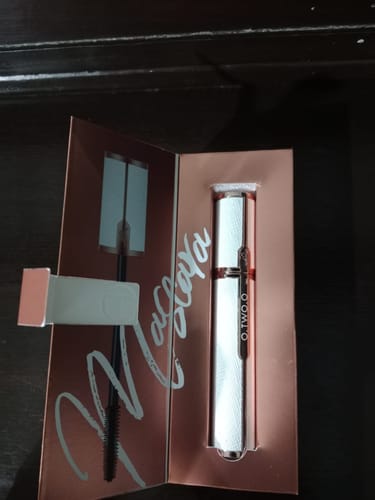 Customer photo review of O.TWO.O GOLD SILK SATIN MASCARA