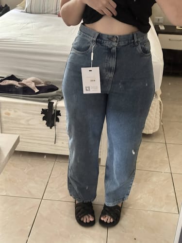 Vitória M. review of Calça Jeans Reta Araçá Azul Médio image 1 out of 2