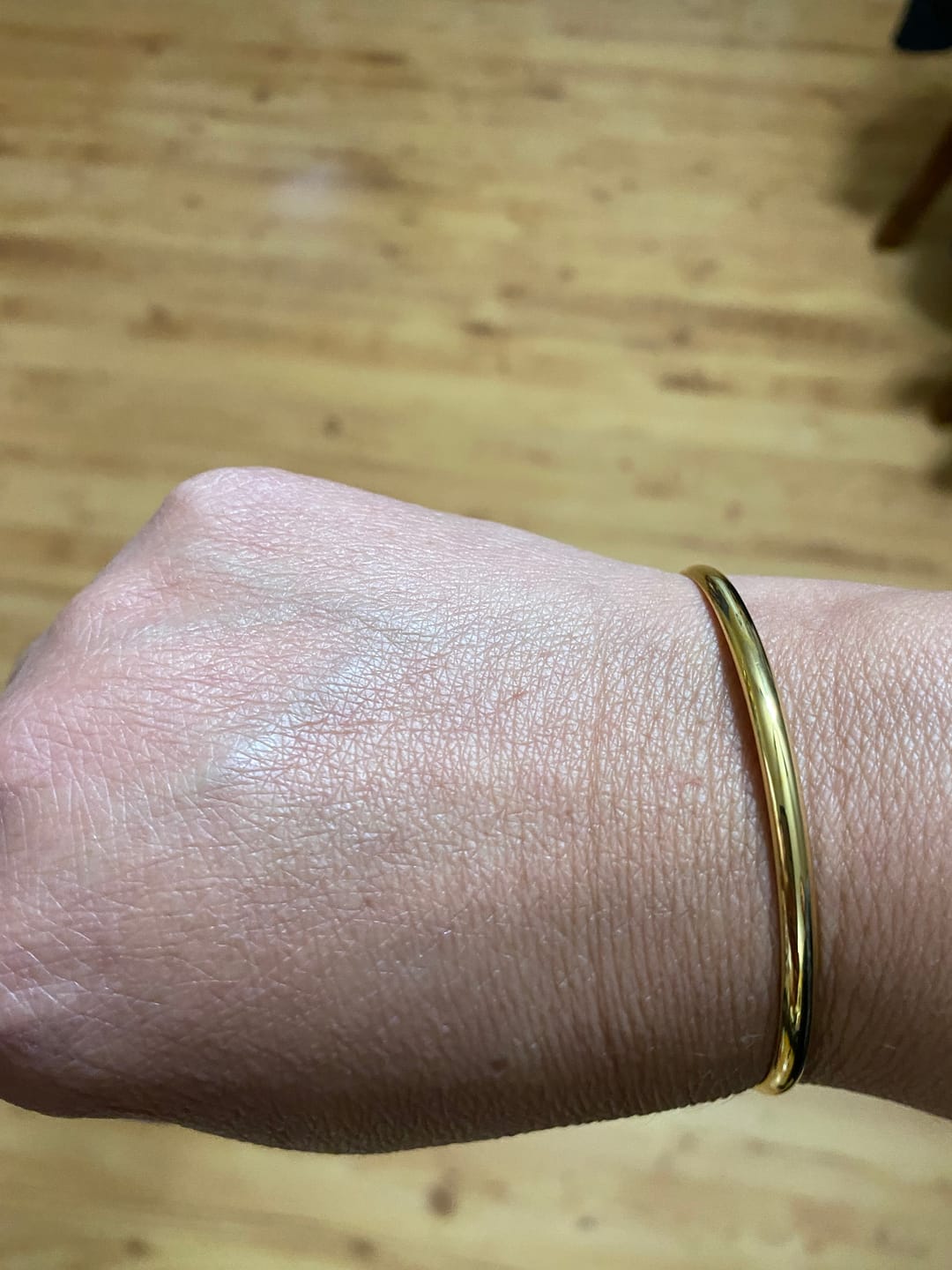 Customer photo review of Minimal Bangle Bracelet