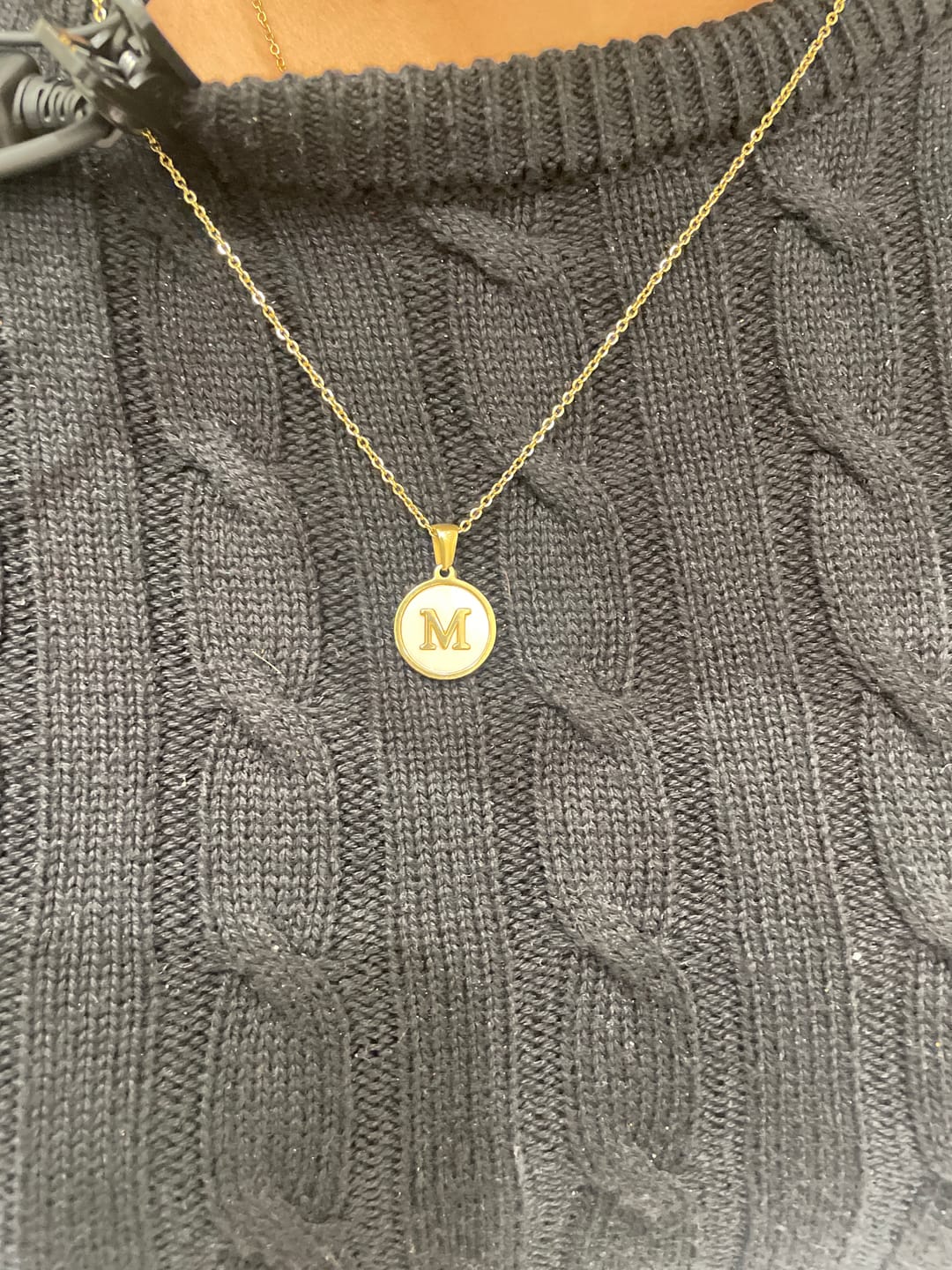 Customer photo review of Collar Concha Nacar con Inicial