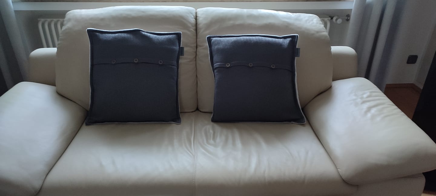 Customer photo review of Kuschelkissen "Vollkommen" • 50 x 50 cm • versch. Farben