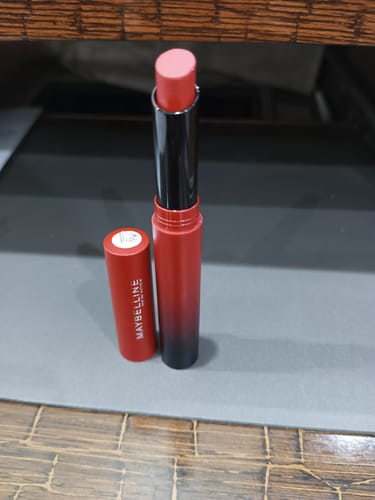 Customer photo review of Maybelline Color Sensational Ultimate  Lipstick  Rust - 899
