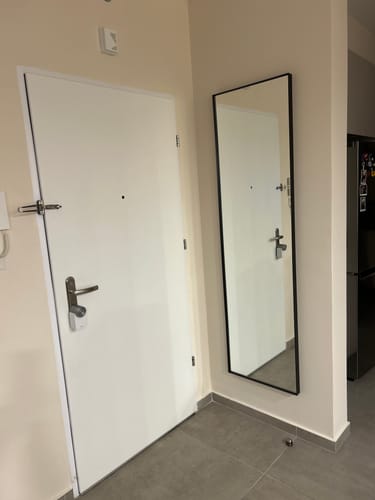 Customer photo review of דלת מראה להסתרת ארון חשמל