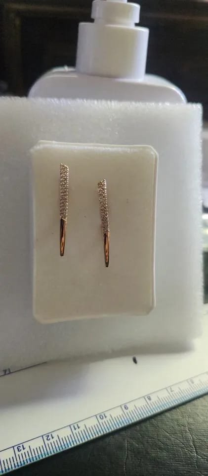 Customer photo review of Rose Gold V Shape Drop Earrings — Rose Gold | KIMLUD