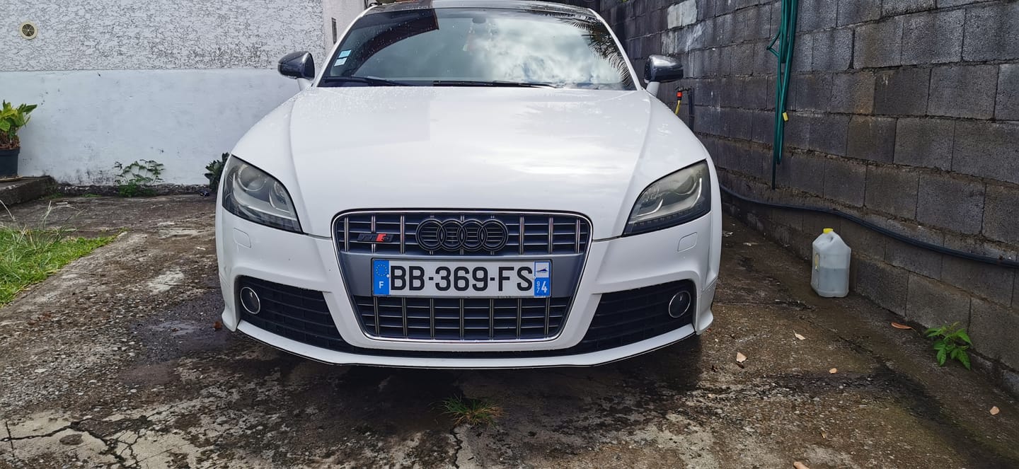 Customer photo review of Logo / Badge Audi TT / TTS / TTRS Noir