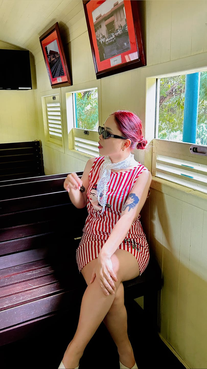 Customer photo review of Kyoto Oval Framed Sunglasses