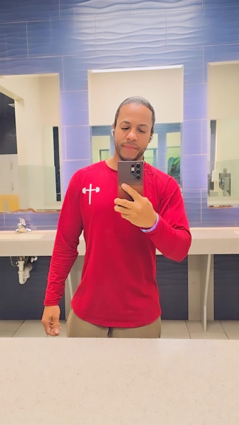 Customer photo review of Long Sleeve Performance Tee