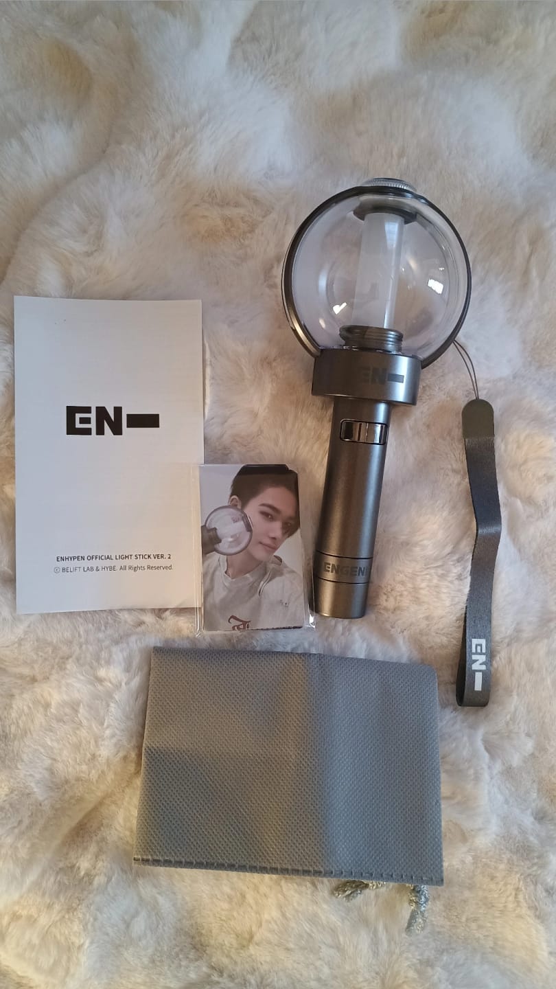 Customer photo review of ENHYPEN - OFFICIAL LIGHT STICK VER.2