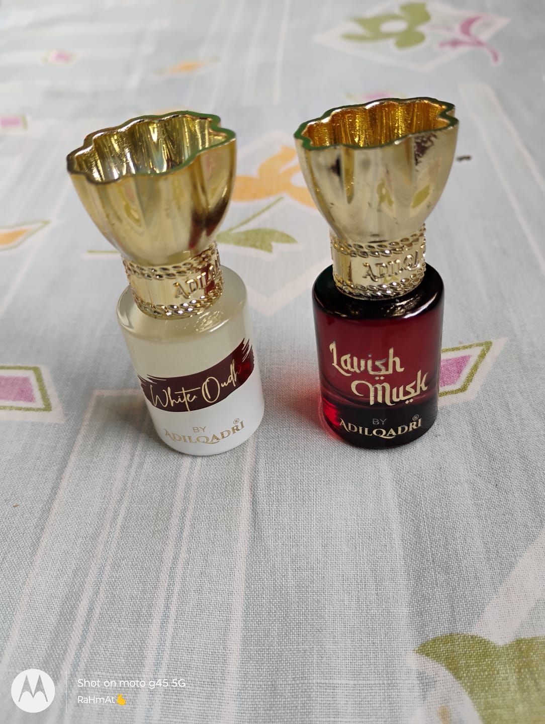 Customer photo review of 2 Pcs Attar Set Shanaya And White Oudh 5.5 Ml Each