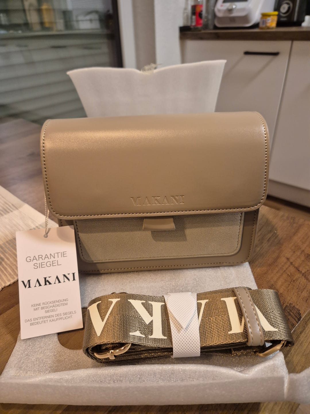 Customer photo review of VALDA - TAUPE