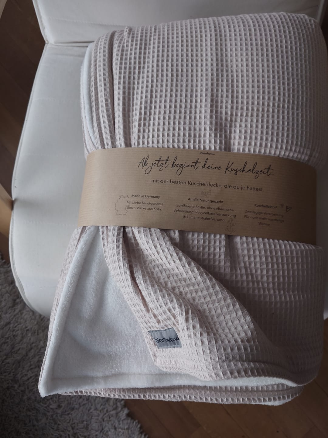 Customer photo review of Kuscheldecke "Vollkommen" Creme • Sandweiß