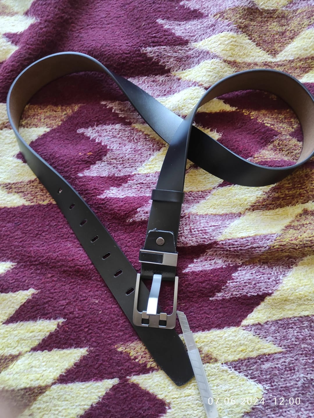 Customer photo review of Genuine Leather Belt Sculpted Buckle — Black | KIMLUD