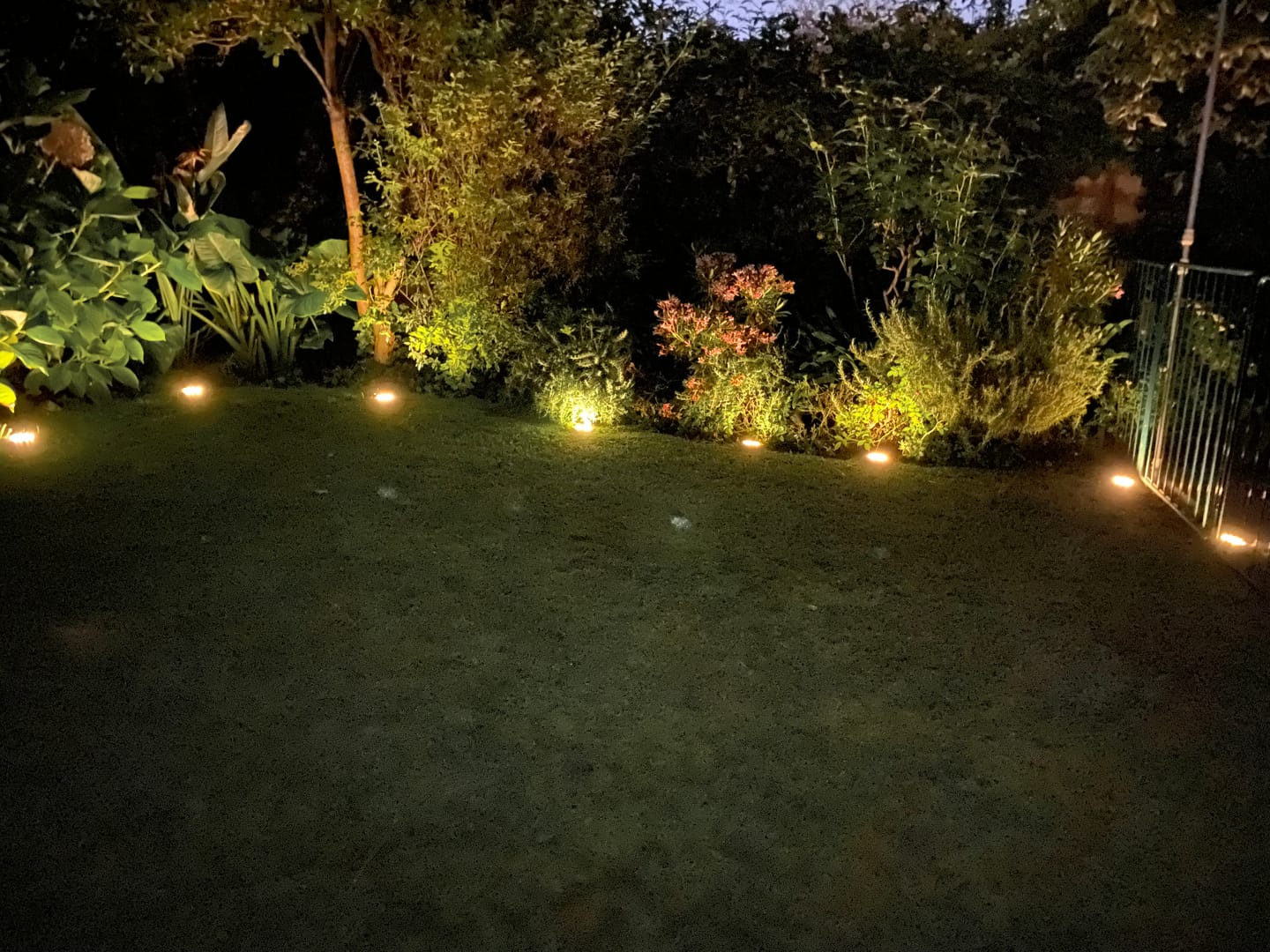 Customer photo review of Estacas Acero Inoxidable - 4 Un. Luz Cálida/Fría IP65 12 cm Diámetro