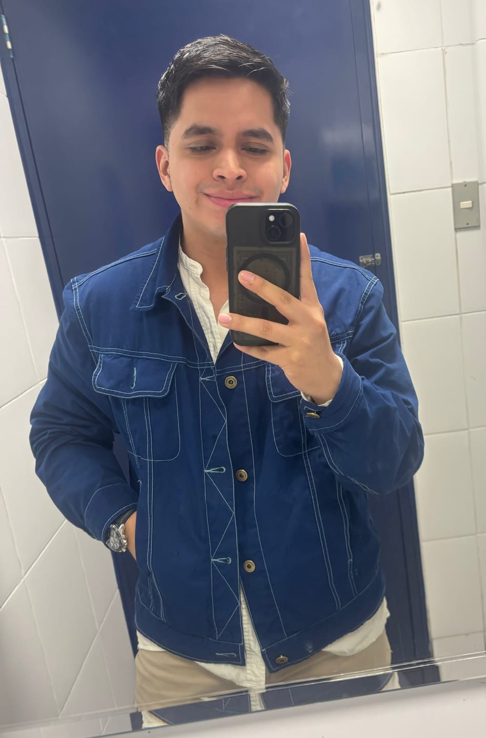 Customer photo review of 2000 Tommy Hilfiger Navy Denim Jacket (M/L)