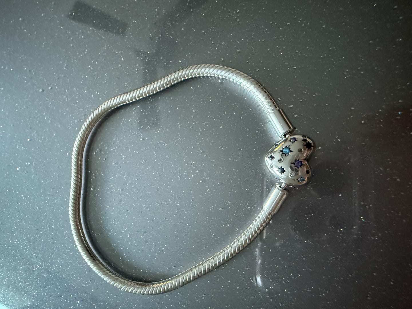 Customer photo review of Pulsera Corazón Noche Estrellada