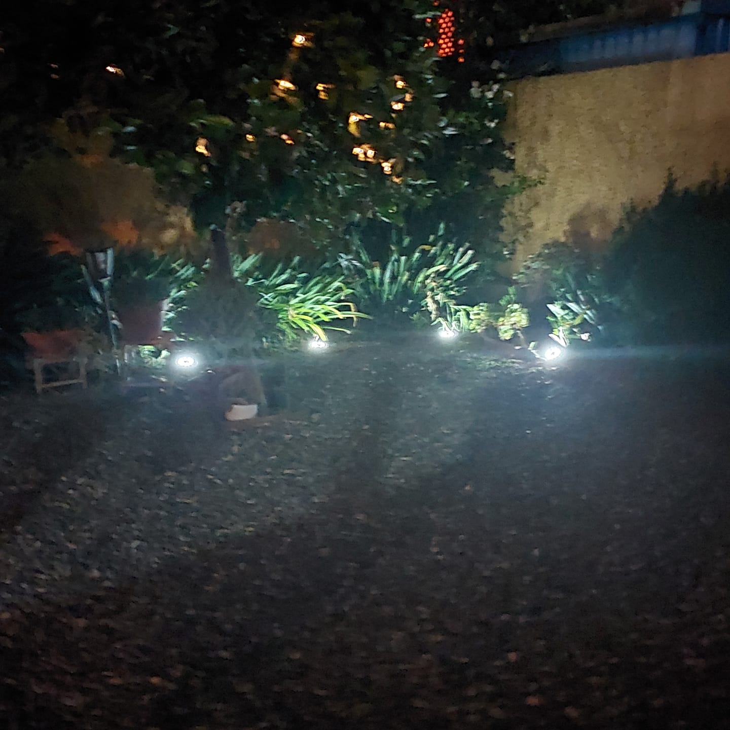 Customer photo review of Estacas Acero Inoxidable - 4 Un. Luz Cálida/Fría IP65 12 cm Diámetro
