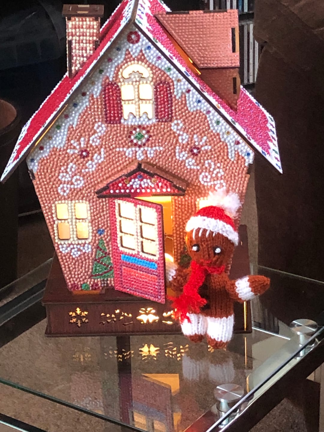 Customer photo review of "Gingerbread House" 3D Crystal Art LED Decoration