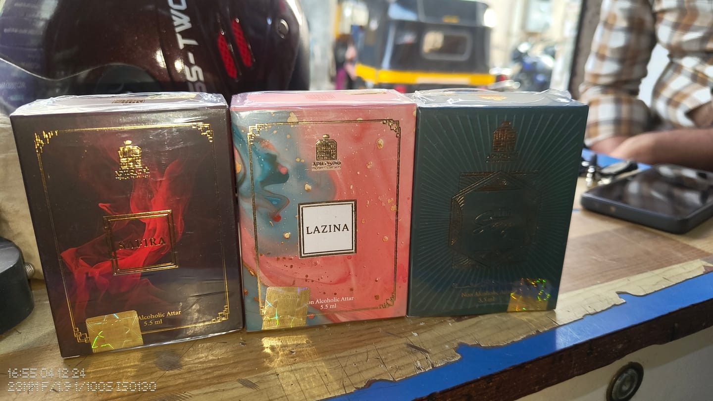Customer photo review of 3 Pcs Attar Set Lazina, Safira And The Story Attar Perfume 5.5ML Each