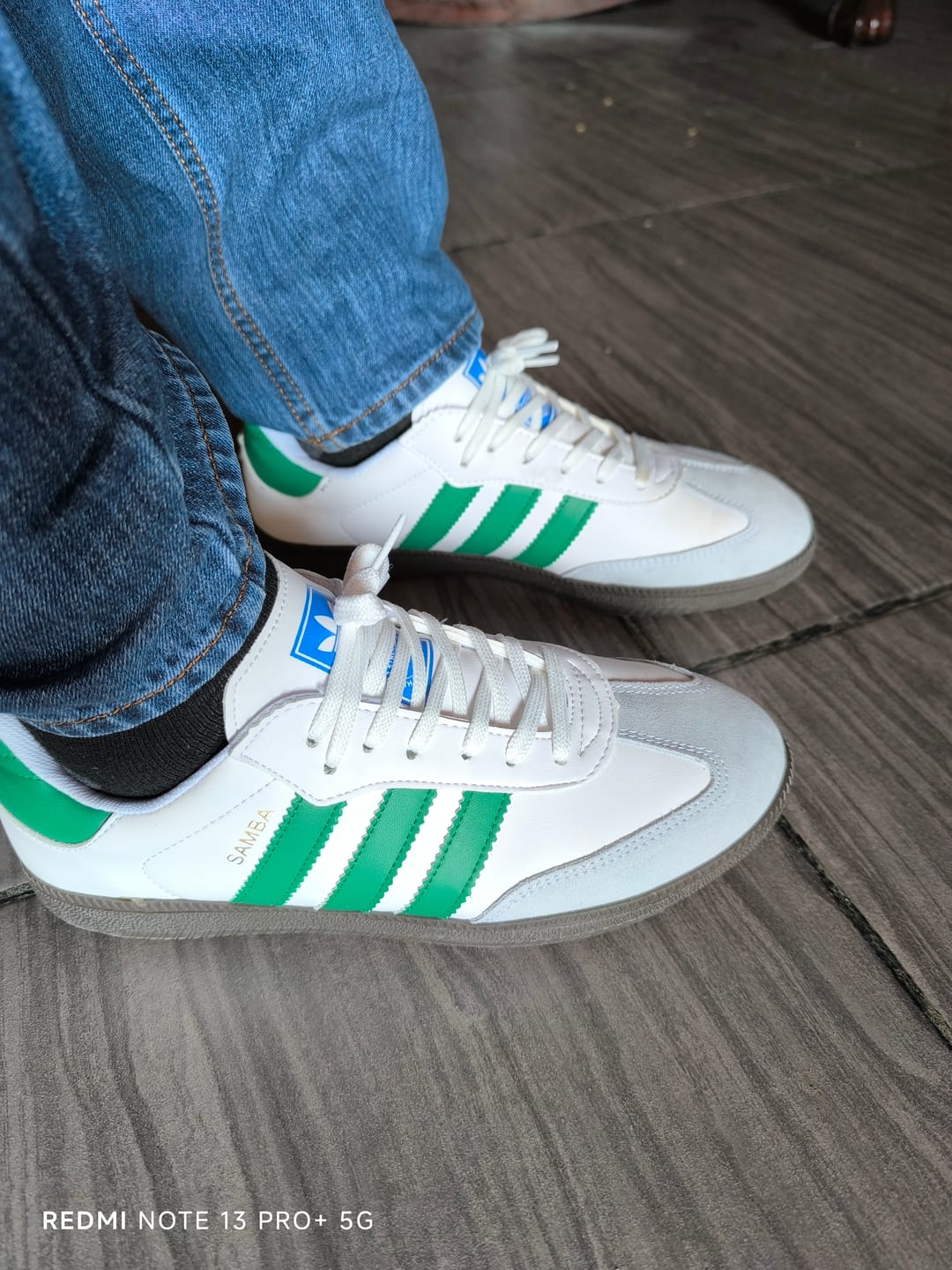Customer photo review of Tenis Samba Blanco Verde