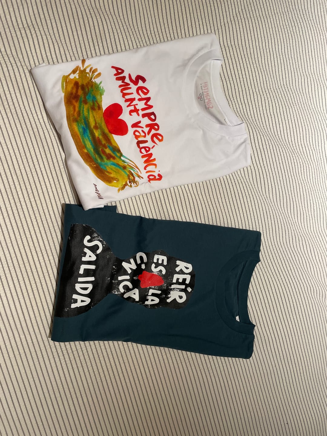 Customer photo review of Camiseta "Reír es la única salida"