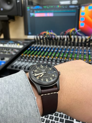 Customer photo review of Jedburgh 2.0 Leather Watch Strap