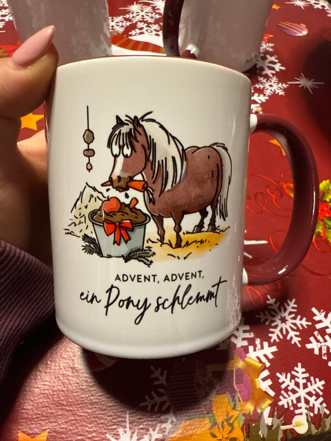 Customer photo review of Advents-Tasse "Ein Pony schlemmt"